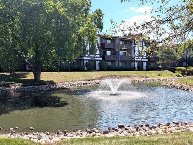 7 Crestview Lane 9, Vernon Hills, IL 60061