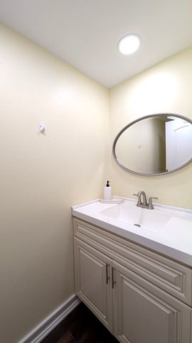 7 Crestview Lane 9, Vernon Hills, IL 60061
