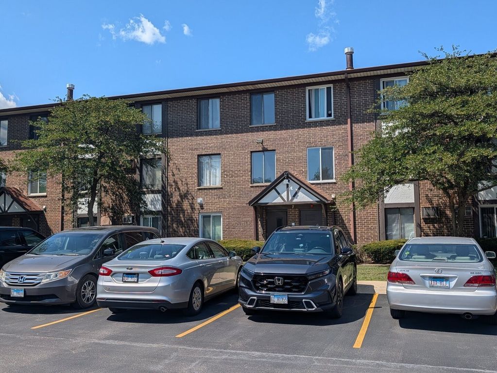 7 Crestview Lane 9, Vernon Hills, IL 60061