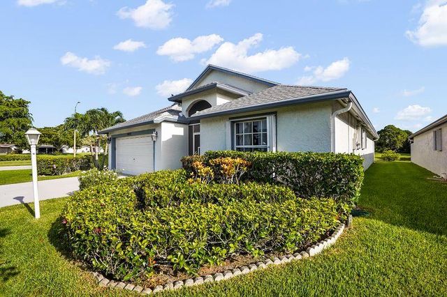 5025 Robino Circle, West Palm Beach, FL 33417