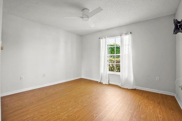 5025 Robino Circle, West Palm Beach, FL 33417