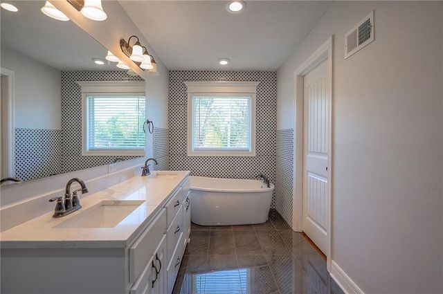 449 N 86th Street, Kansas City, KS 66112