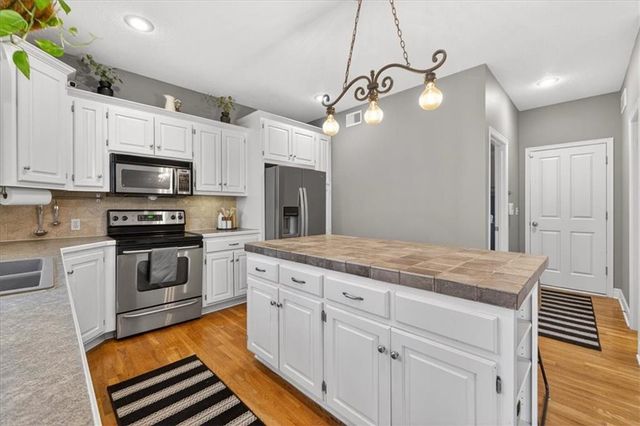 5102 N Belton Court, Riverside, MO 64150