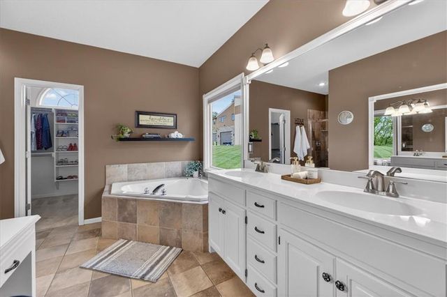 5102 N Belton Court, Riverside, MO 64150