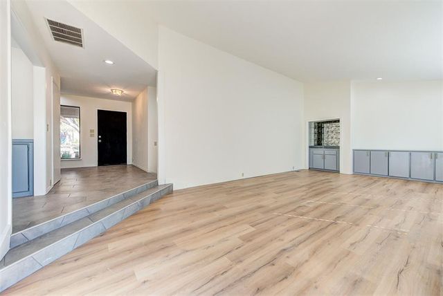 3208 Castlerock Road, Oklahoma City, OK 73120