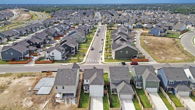 124 Barret DR, Liberty Hill, TX 78642