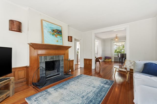 63 Dryads Grn, Northampton, MA 01060