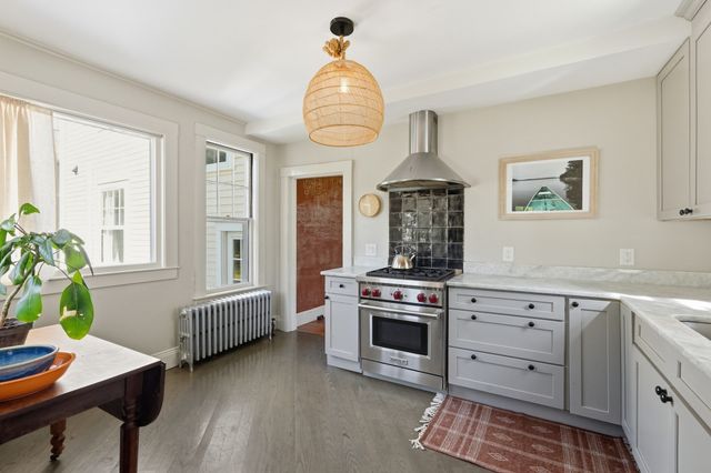 63 Dryads Grn, Northampton, MA 01060