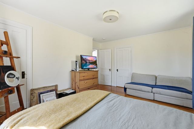 63 Dryads Grn, Northampton, MA 01060