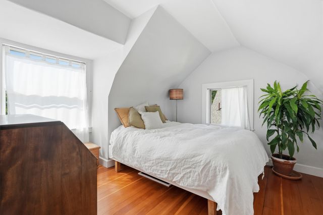 63 Dryads Grn, Northampton, MA 01060