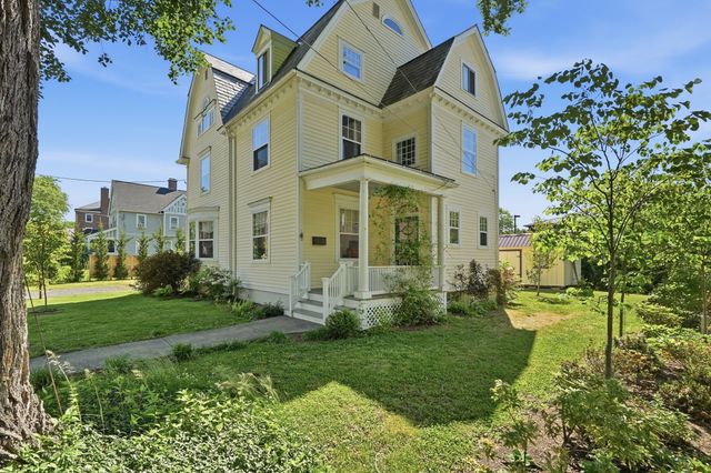 63 Dryads Grn, Northampton, MA 01060