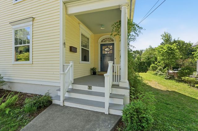 63 Dryads Grn, Northampton, MA 01060
