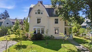 63 Dryads Grn, Northampton, MA 01060