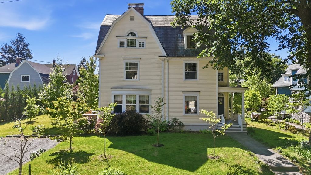 63 Dryads Grn, Northampton, MA 01060