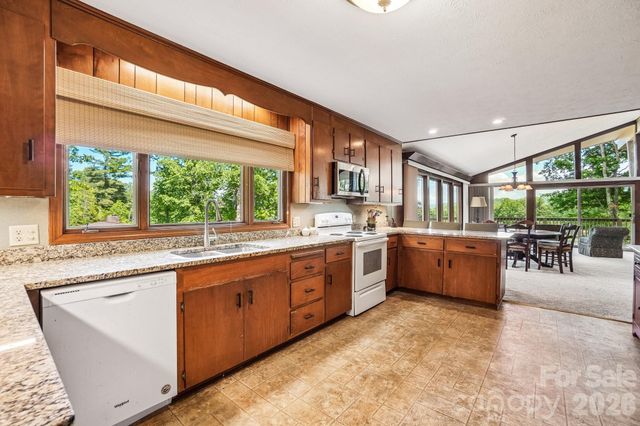 3 Greenbriar Woods Circle, Etowah, NC 28729