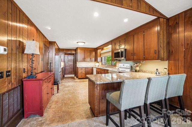 3 Greenbriar Woods Circle, Etowah, NC 28729