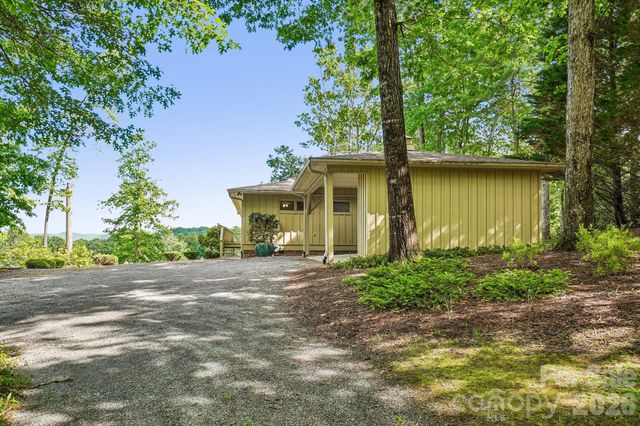 3 Greenbriar Woods Circle, Etowah, NC 28729
