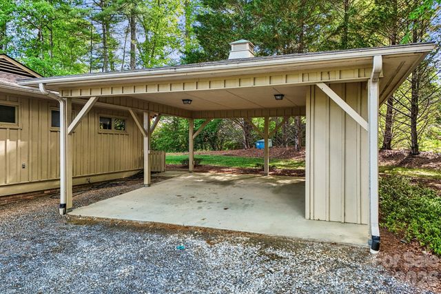 3 Greenbriar Woods Circle, Etowah, NC 28729
