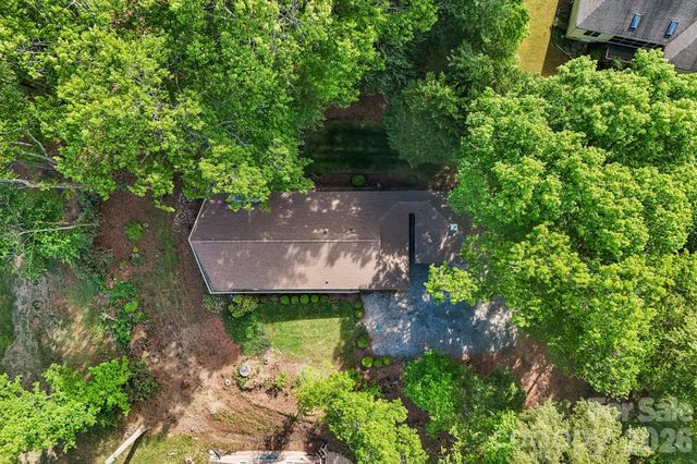 3 Greenbriar Woods Circle, Etowah, NC 28729