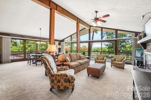 3 Greenbriar Woods Circle, Etowah, NC 28729