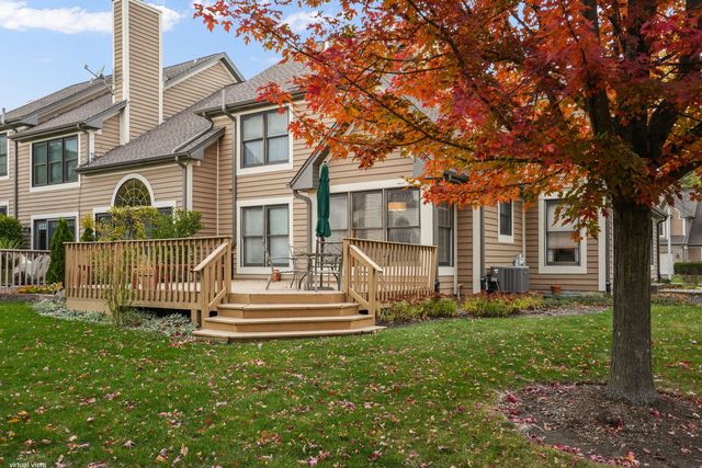 513 Rosebud Drive N, Lombard, IL 60148