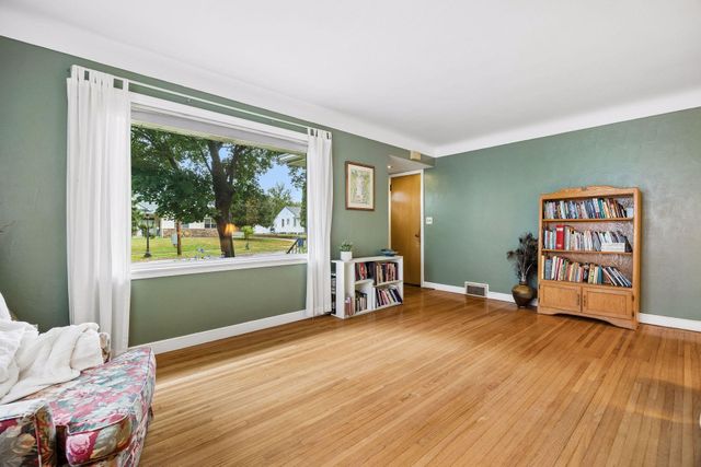 1634 Victoria Street N, Saint Paul, MN 55117