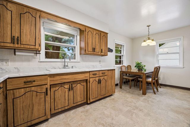 1634 Victoria Street N, Saint Paul, MN 55117