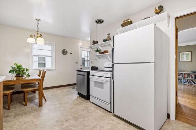 1634 Victoria Street N, Saint Paul, MN 55117