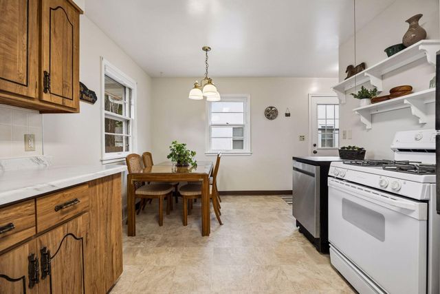 1634 Victoria Street N, Saint Paul, MN 55117