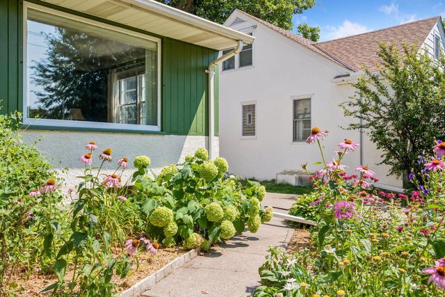 1634 Victoria Street N, Saint Paul, MN 55117