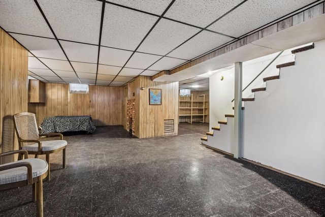 1634 Victoria Street N, Saint Paul, MN 55117