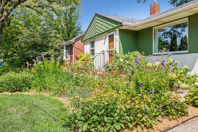 1634 Victoria Street N, Saint Paul, MN 55117