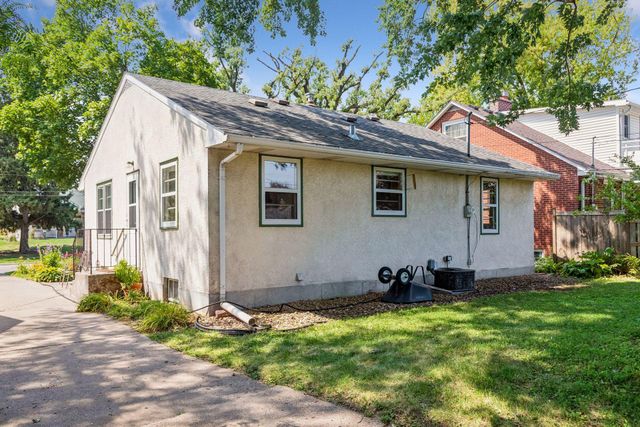 1634 Victoria Street N, Saint Paul, MN 55117