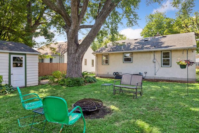 1634 Victoria Street N, Saint Paul, MN 55117