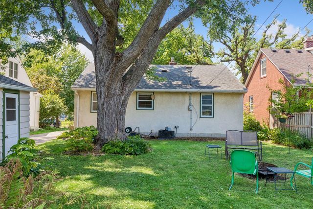 1634 Victoria Street N, Saint Paul, MN 55117