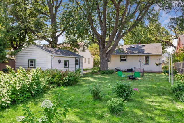 1634 Victoria Street N, Saint Paul, MN 55117