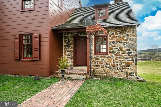202 PRIVET LN, Elverson, PA 19520
