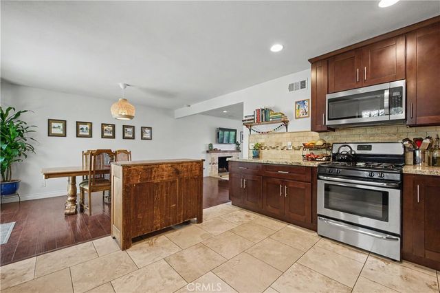 7329 Sausalito, West Hills, CA 91307
