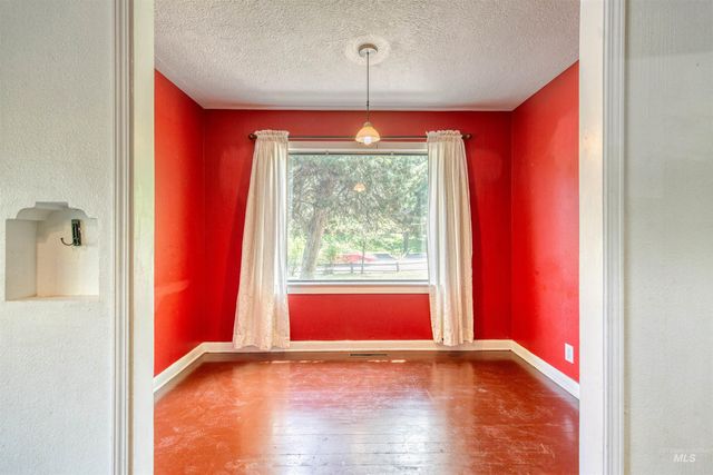 1119 N Eagle Rd, Eagle, ID 83616