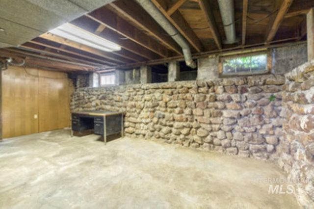 1119 N Eagle Rd, Eagle, ID 83616