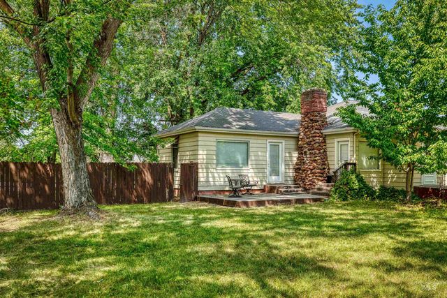 1119 N Eagle Rd, Eagle, ID 83616