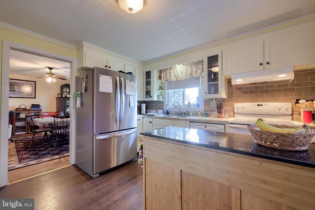 1048 LINCOLN HEIGHTS AVE, Ephrata, PA 17522