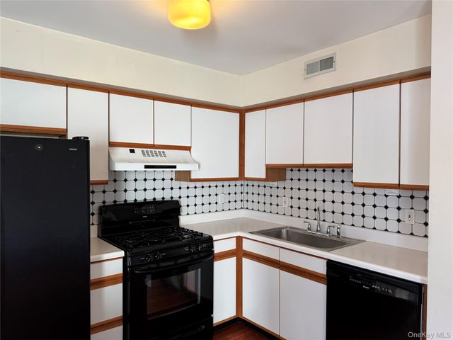 3 Mews Court, Fishkill, NY 12524