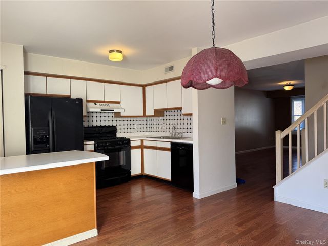 3 Mews Court, Fishkill, NY 12524