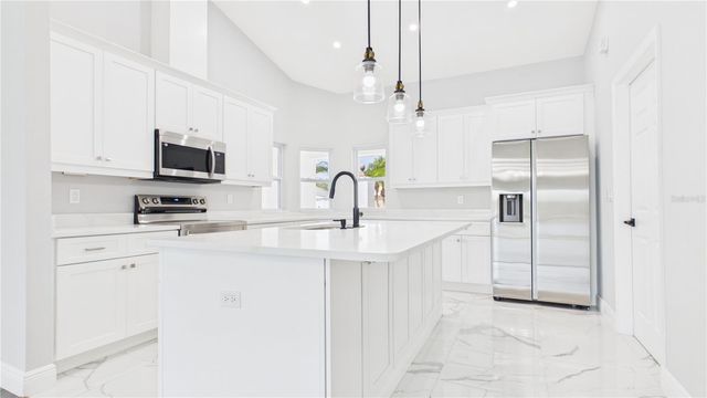 8609 BOYSENBERRY DRIVE, Tampa, FL 33635