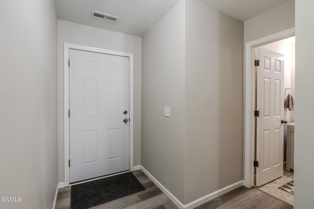6970 Majestic Loop, Bismarck, ND 58504 photo 4