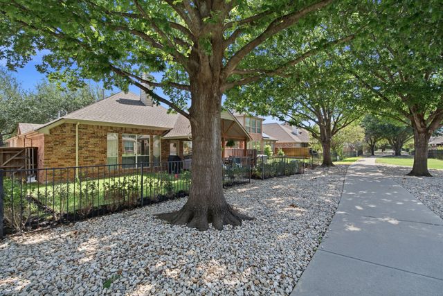 2745 Spanish Moss Trail, Frisco, TX 75033