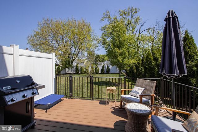 20 WAVERLY STREET, Keyport, NJ 07735