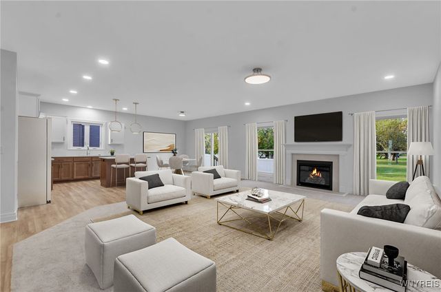 4 Fieldstream Lane, Lancaster, NY 14086