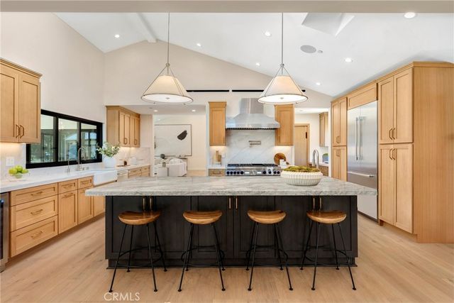 5200 Armida Drive, Woodland Hills, CA 91364